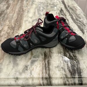 Merrell women’s siren hex Q2 hiking shoe, size 8, new in box